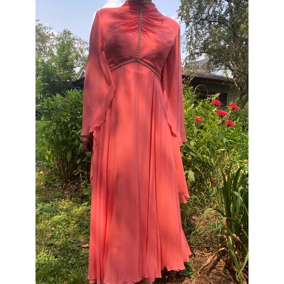 Size L//Vintage 60s Peach Chiffon Gown with Pearl Trim - Picture 1 of 4